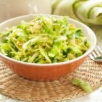 Салат из капусты и огурцов свежих / Простые рецепты